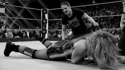 WWE《摔角狂热36》首日战报:重大冠军易手,黑羊大战战神!