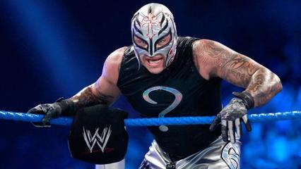 WWE4位“侏儒”摔跤手,神秘人雷尔最受欢迎,而他命犯桃花!